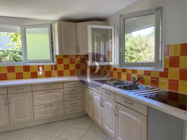 91700 - ST GENEVIEVE DES BOIS - MAISON NON MITOYENNE DE 70M² SUR PARCELLE DE 357M²