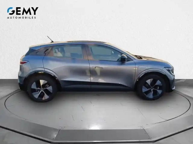 Renault Megane e-tech ev60 220 ch super charge — photo 4