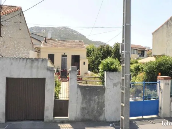 Maison de ville proche du village de la Valbarelle