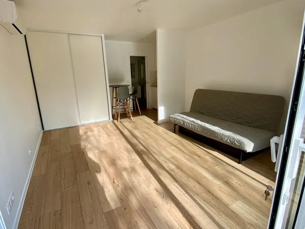 Studio 25 m² avec extérieur privatif 24 m² - Parking privée - Climatisation réversible