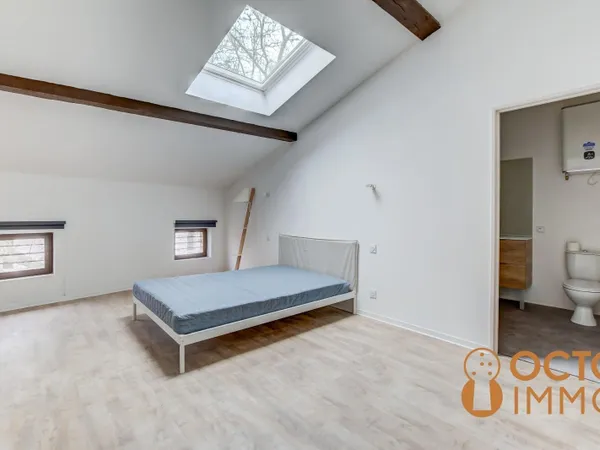 Chambre meublée