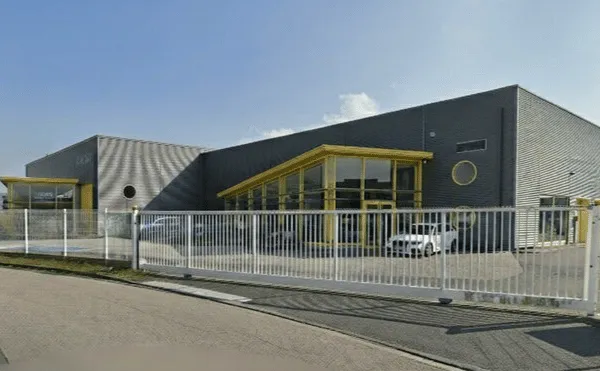 Local d'activité 411 m²