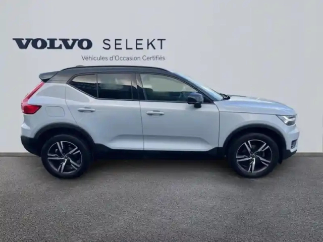 Volvo Xc40 t2 129ch r-design geartronic 8 — photo 4