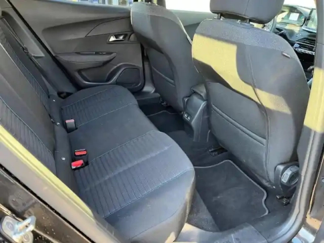 Peugeot 2008 e- 136ch style — photo 10