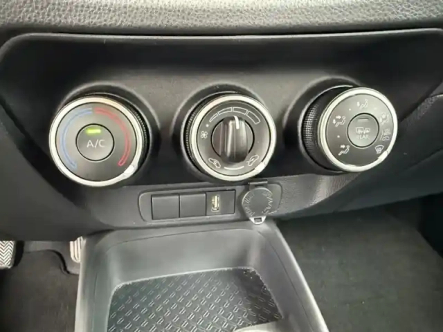 Toyota Aygo 1.0 vvt-i 72 dynamic — photo 16