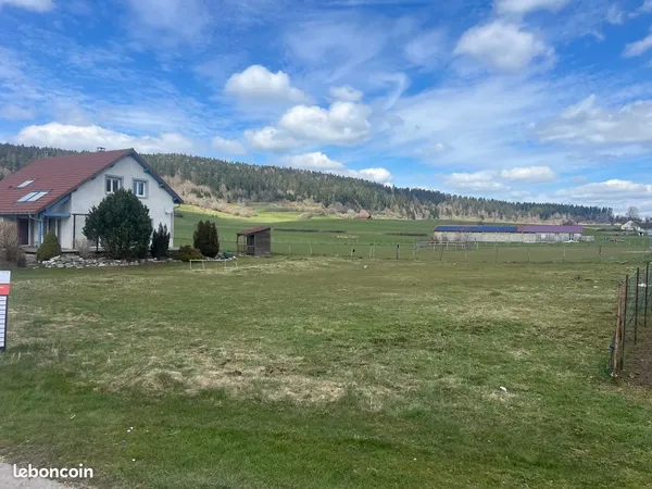 Terrain constructible 945 m²