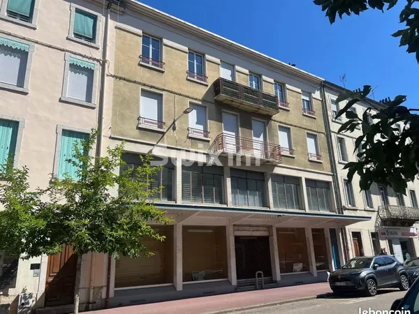 Boutique 610 m² Bourg-en-Bresse