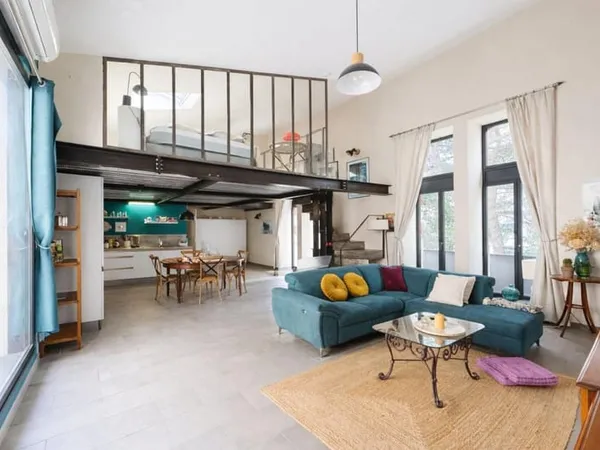Duplex esprit loft de 75 m2 avec garage & 2 terrasses QUARTIER ARÈNES