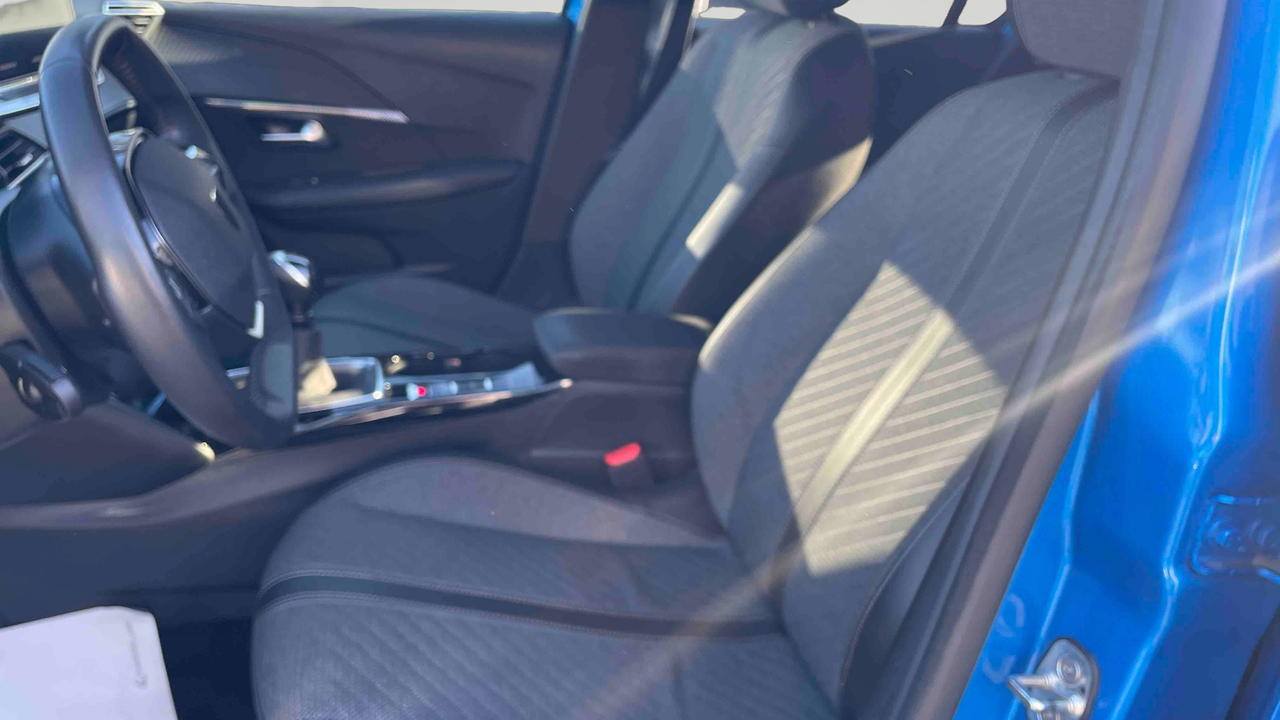 Peugeot 208 100 S&amp;S BVM6 — photo 11