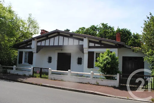 Maison 11 pièces 208 m²