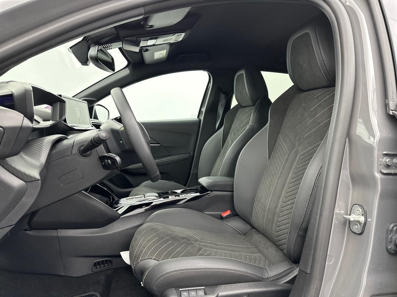 Peugeot 208 hybrid 145 ch e-dcs6 gt — photo 9