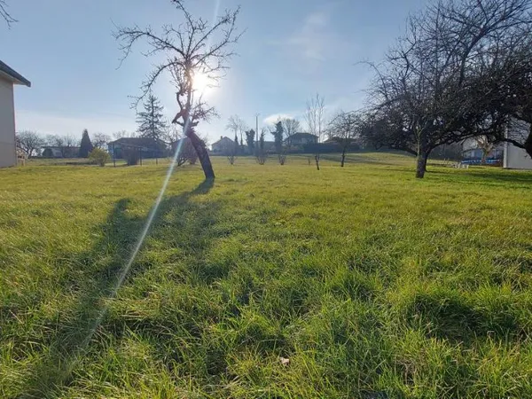 Terrain 836 m²