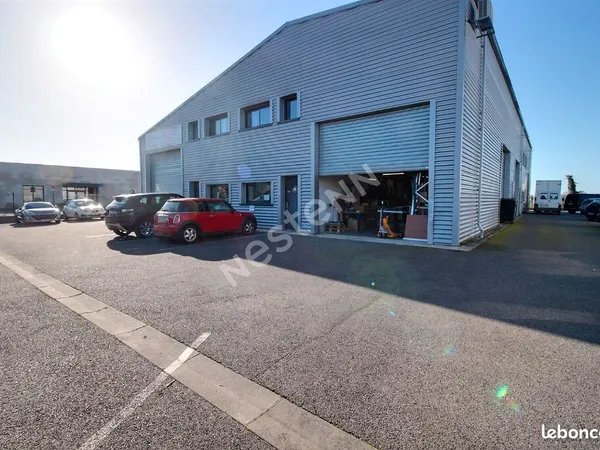 Entrepôt 144 m² GRATENTOUR