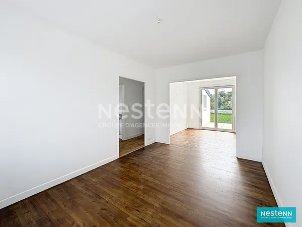 À vendre - Maison VIVABLE DE PLAIN PIED entièrement rénovée à Beauvallon