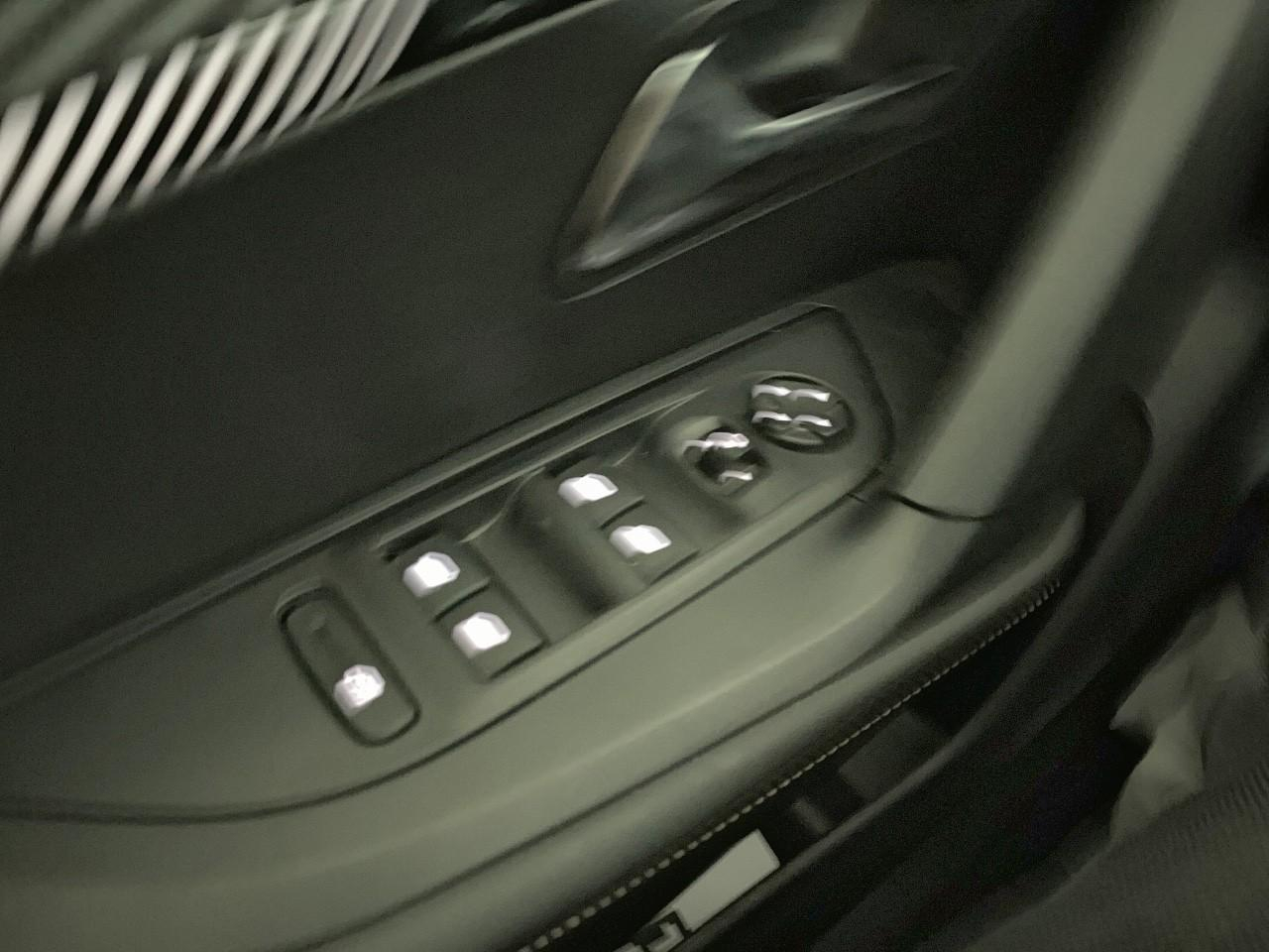 Peugeot 2008 hybrid 145 ch e-dcs6 allure — photo 20