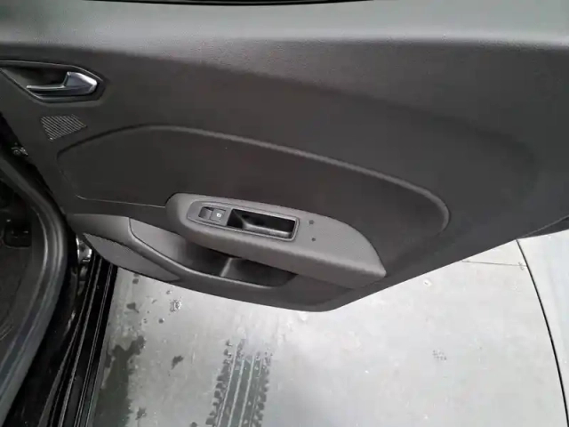 Renault Clio tce 90 ch gsr2 — photo 23