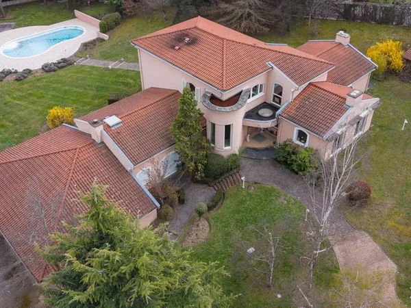 Villa 12 pièces 430 m²