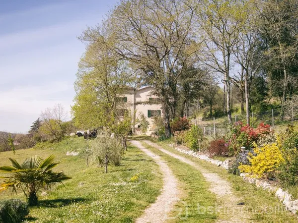 Maison 7 pièces 252 m²