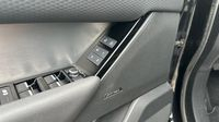 Land-Rover Range Rover Velar 2.0 P400e 404ch PHEV R-Dynamic Edition AWD BVA AM23 — photo 18
