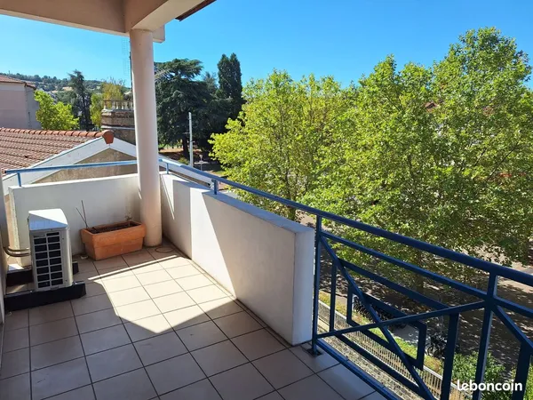 Villars centre - Grand T2 63 m2 + 9 m2 terrasse