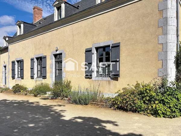 EXCLUSIVITÉ - Propriété de caractère rénovée - 173 m² - 2,3 hectares - La Cropte