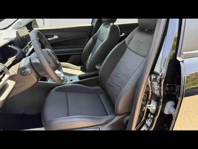 Jeep Avenger 1.2 turbo t3 100ch altitude — photo 11