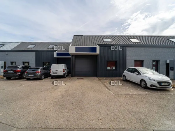 Local d'activité 219 m²