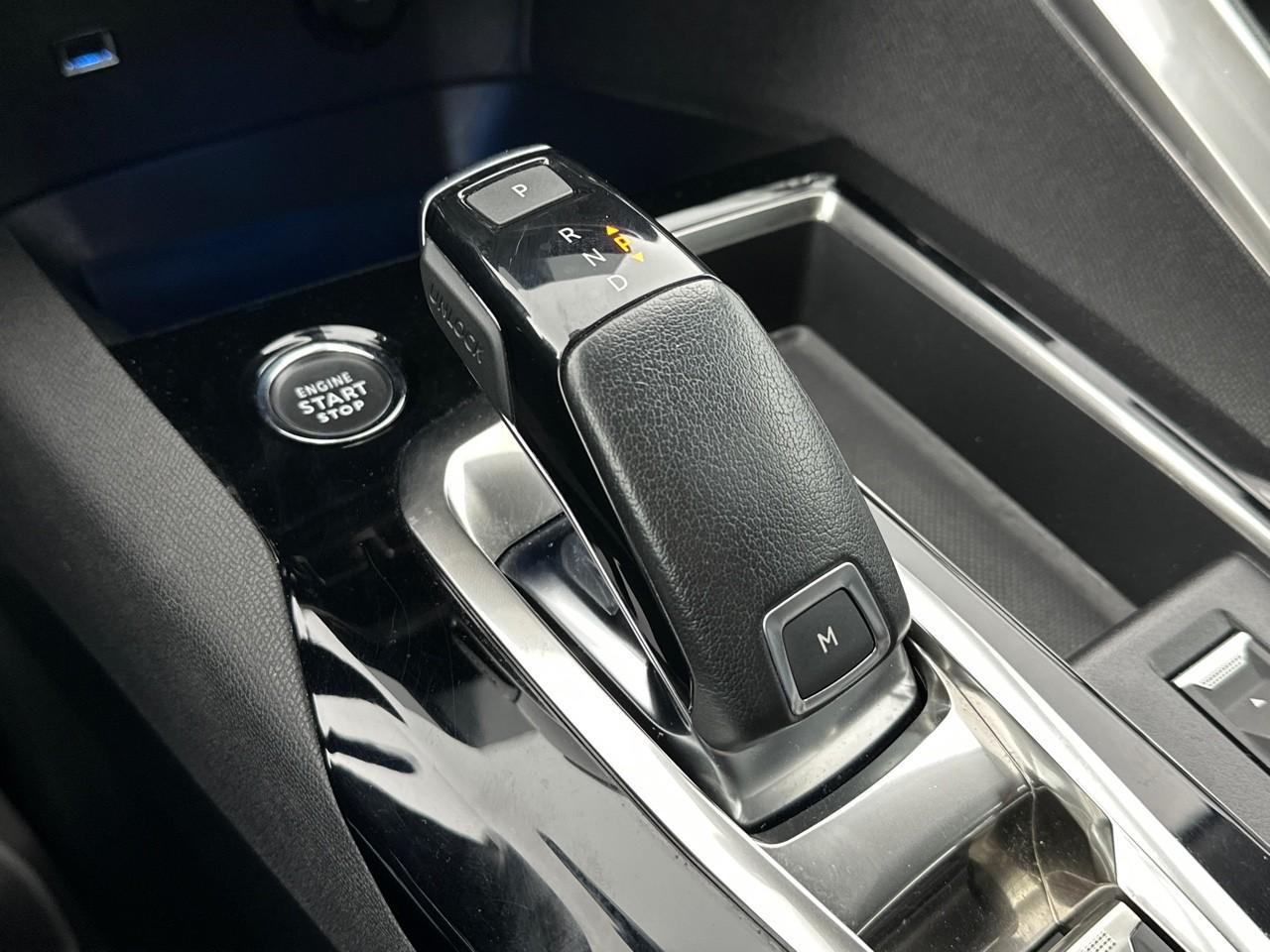 Peugeot 3008 puretech 130ch s&s eat8 allure pack — photo 29
