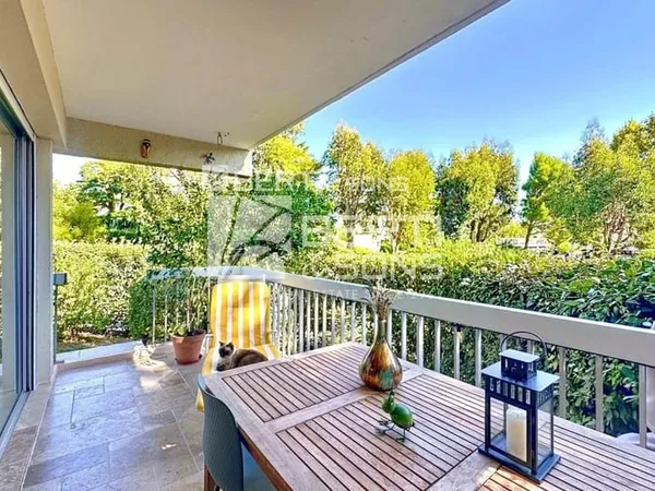 EXCLUSIVITE - APPARTEMENT 2 PIECES RENOVE - TERRASSE - JARDIN 100m² - PARKING - CAVE