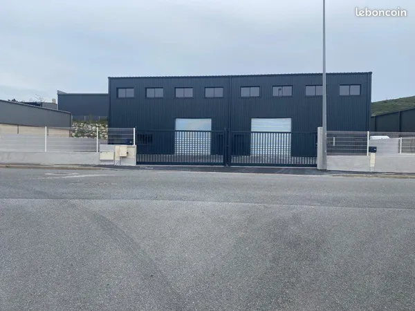Local bureaux ZI LA COUPE 250m2