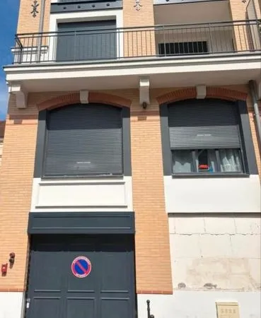 Grande Parking a louer