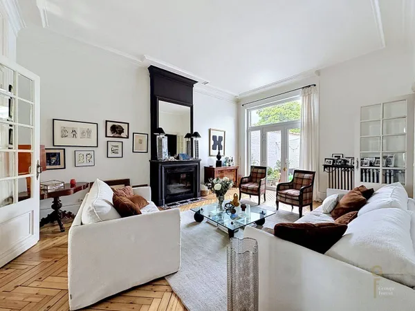 Maison 8 pièces 217 m²