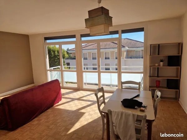 Appartement T3 plein centre 74m2
