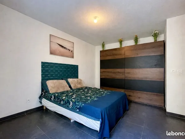 Chambre meublé en colocation