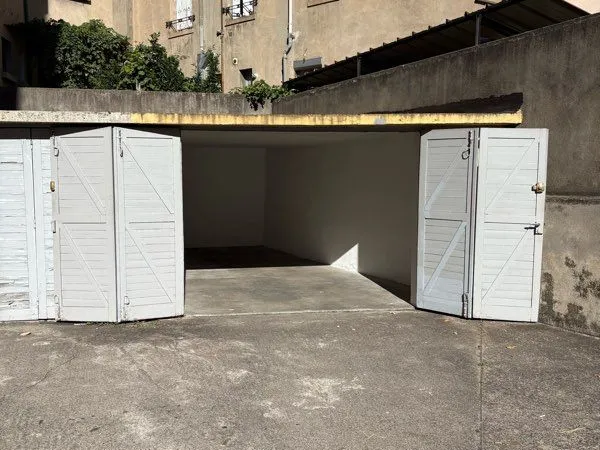 Garage fermé 17 m2 -secteur Blaise Pascal