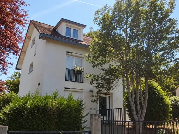 MANTES LA VILLE Maison 6 pièces plus combles sur terrain de 417 m²