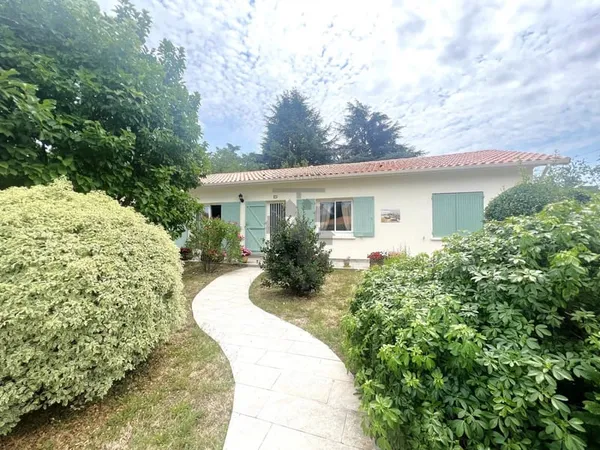 Maison 110m2 - 3 chambres + 1 bureau - Garages
