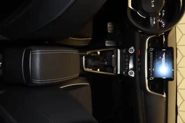 Kia Stonic 1.0 t-gdi 120 ch mhev dct7 — photo 46