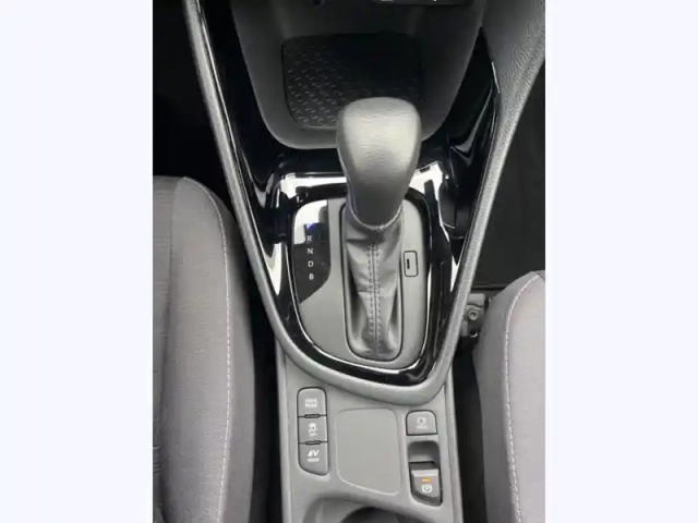 Toyota Yaris hybride 116h design — photo 13