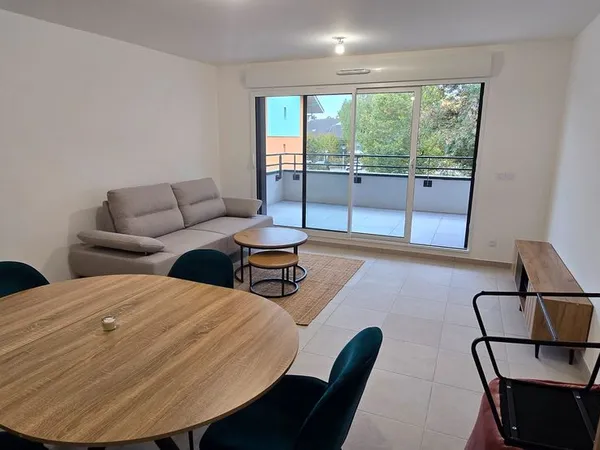 Loue Appartement Meublé T3 64m2 Prévessin-Moens
