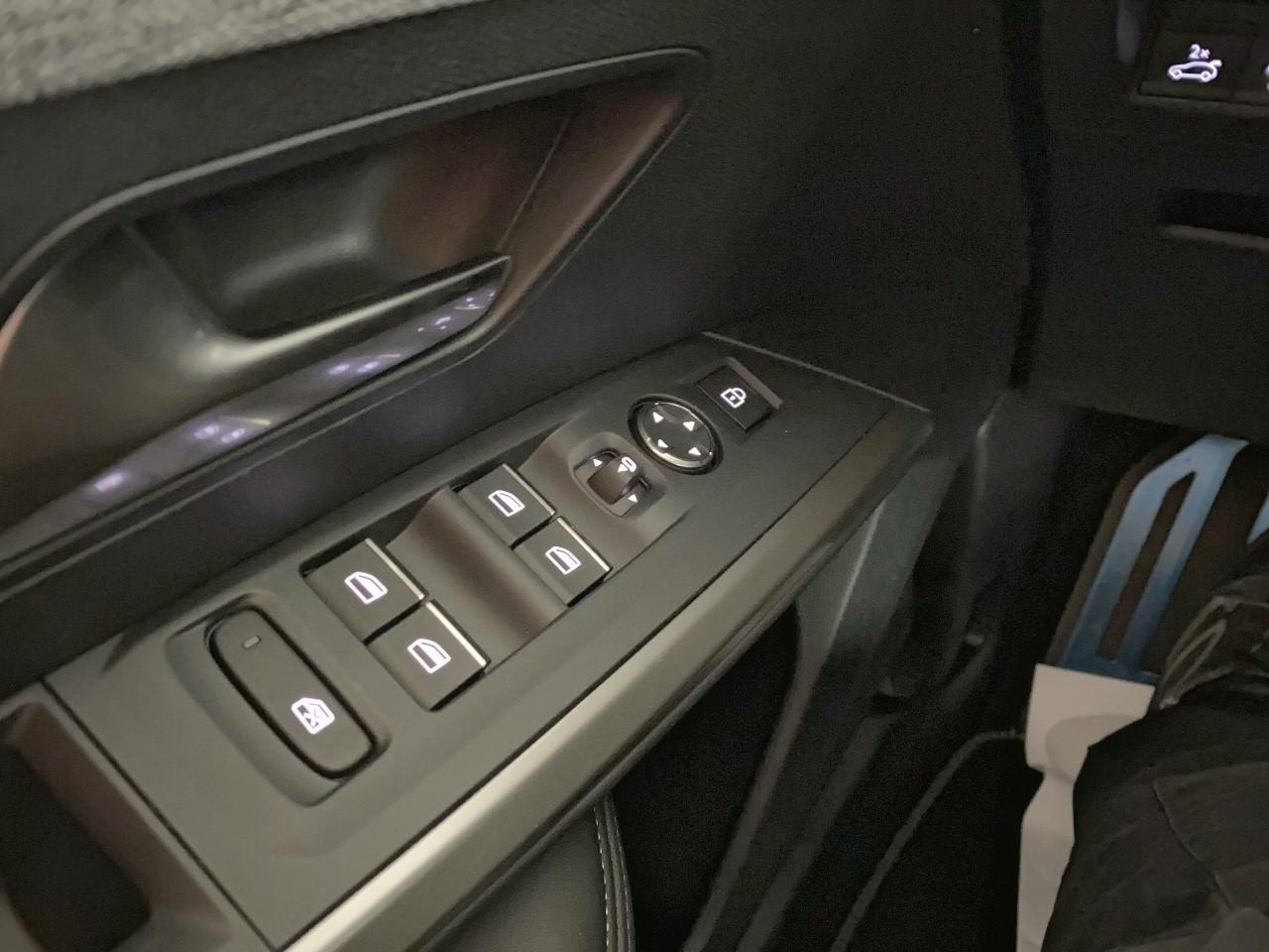 Peugeot 3008 hybrid 145 e-dcs6 gt — photo 20