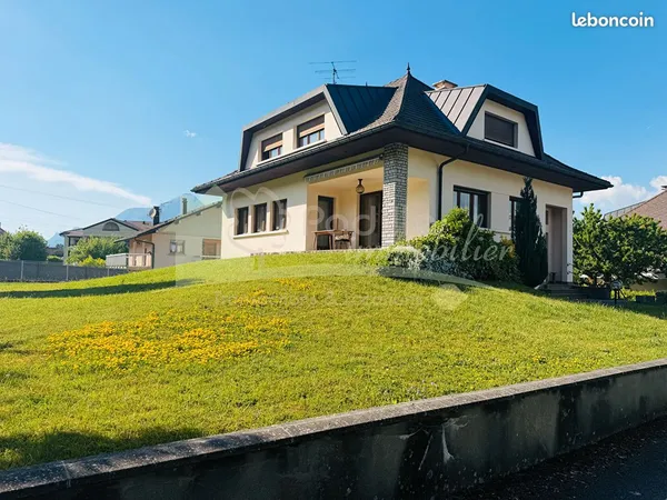 Maison 6 pièces 225 m²