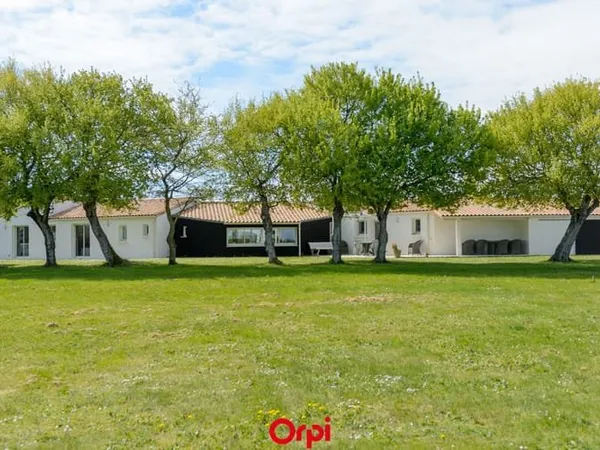 Maison 6 pièces 220 m²