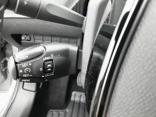 Peugeot 208 puretech 75 s&amp;s bvm5 — photo 18
