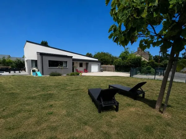 Maison récente de plain-pied 111m2 - 3 chambres sur terrain de 826m2