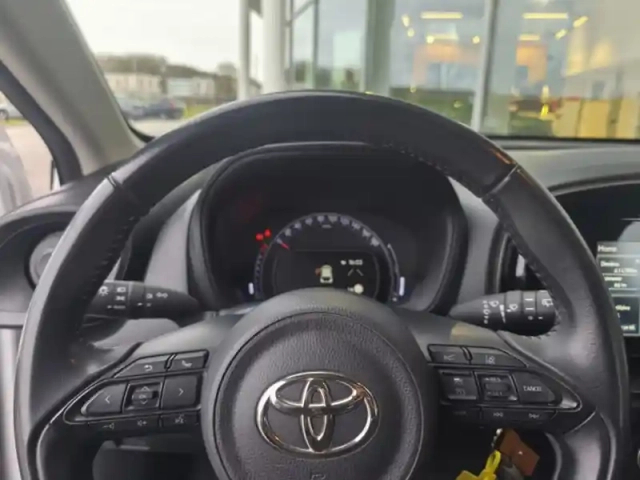 Toyota Aygo 1.0 vvt-i 72 dynamic — photo 8