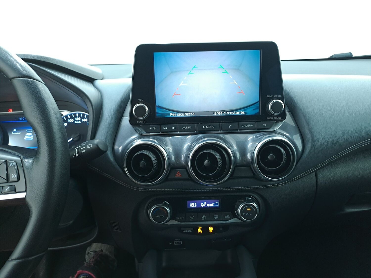 Nissan Juke — photo 13