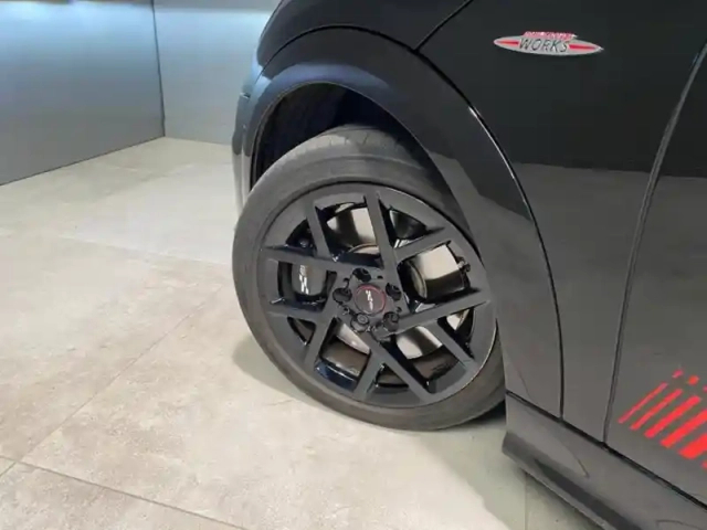 Mini Cooper 3 portes s 204ch jcw dkg7 — photo 8