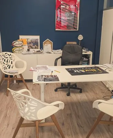 LA TESTE CENTRE - 130 m² - 6 BUREAUX - CABINET / PROFESSION LIBÉRALE / COWORKING