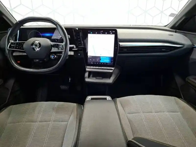 Renault Megane e-tech ev60 220 ch optimum charge — photo 11